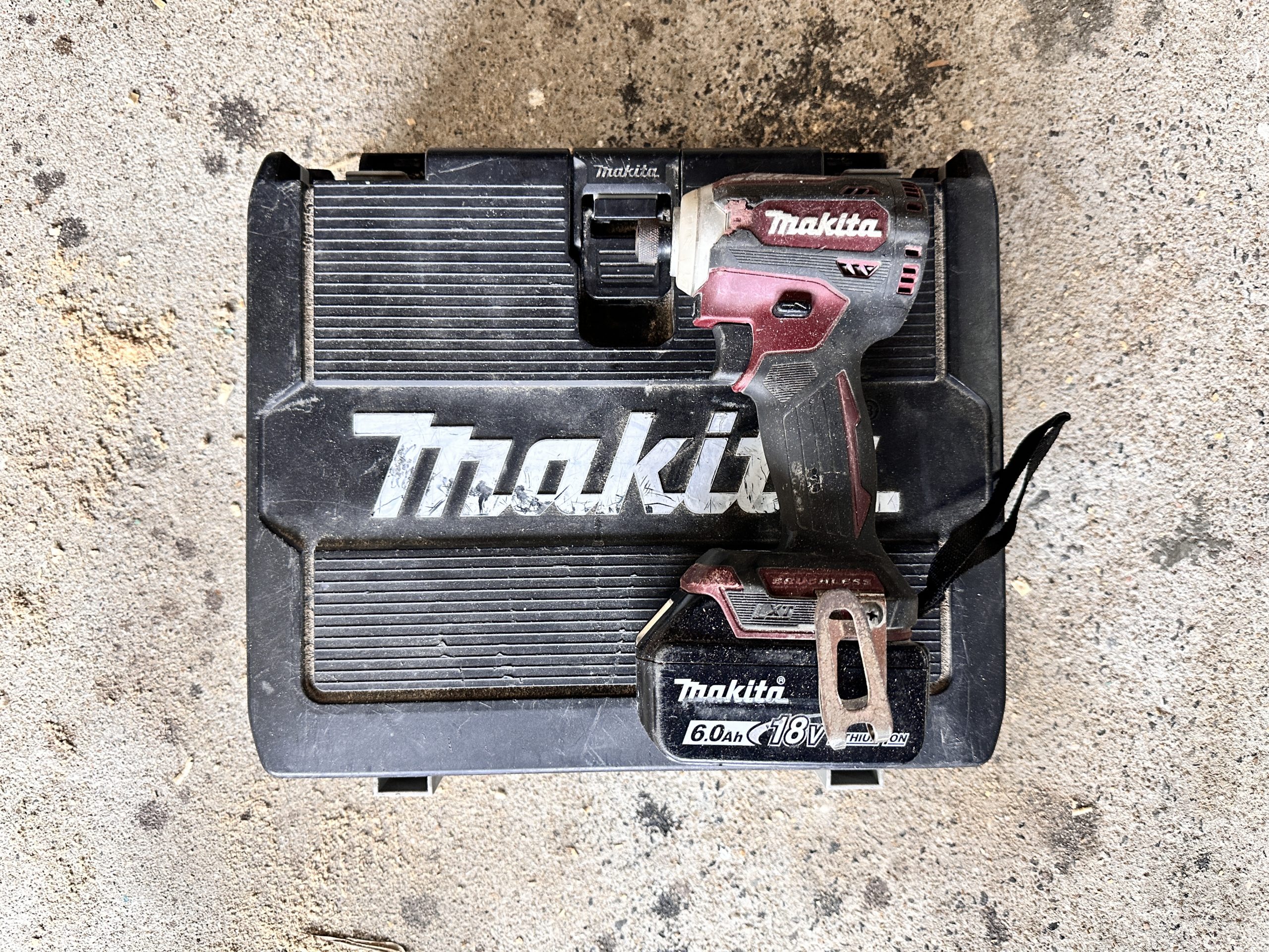 充電式インパクトドライバー